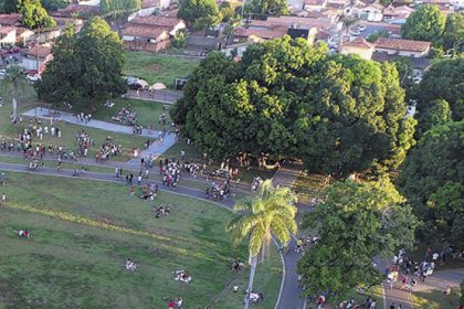 cropped-Parque-Cimba-muitas-pessoas-Abril2016-74.jpg